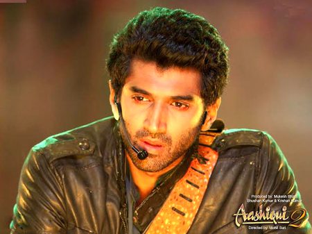 Manzilein ruswa hain
Khoya hai raasta
Aaye le jaaye
Itni si iltejaa
Ye meri zamanat hai
Tu meri amaanat hai haan..
Apne karam ki kar adayein
Kar de idhar bhi tu nigaahein
Sunn raha hai naa tu
Ro raha hoon main