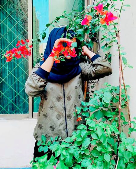 کاش میرا بھی کوئی ایسا فین ہوتا😕 جو میری #پوسٹ دیکھ کر کہتا دل کو قرار... 
آیا😌😋