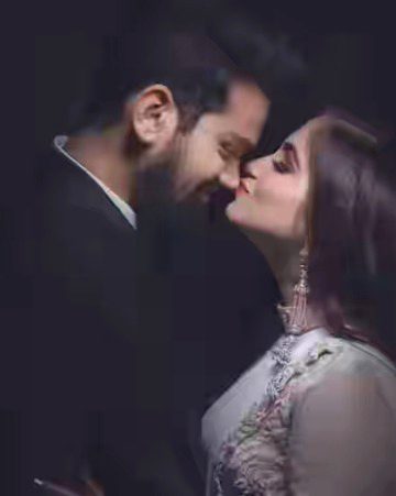 میں جذب کرلوں ساری تھکاوٹیں تیری❤
تو ایک بار میرے بازوؤں میں آ تو سہی❤