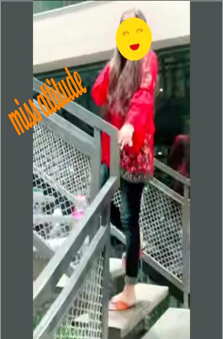 تم ہو زندگی تم ہی جینے کی وجہ ہو 
تم کو نہ دیکھوں تو سانس تھم جاتی ہے
❤️❤️
Khushi💔