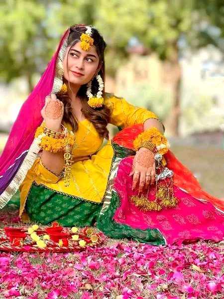 آپ ہی اپنی اداؤں پر زرا غور کیجئے.      🥀 ہم اگر عرض کریں گے تو شکایت ھو گی🔥 Mahii 💔