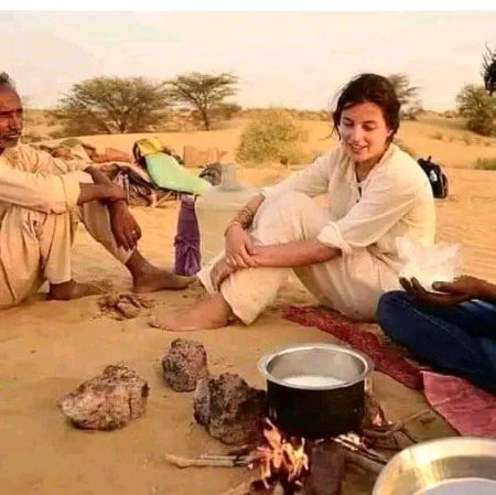 تمہارے جیسے حسین چہرے اگر جہاں میں
ہمارے جیسوں کے دکھ اٹھائیں،تو مر نہ جائیں