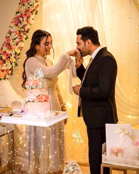 میری کائنات میں کئی ستارے ہیں زیر گردش👩❤️👨😍😘😚
میں جس کی گردشوں میں ہوں وہ ایک چاند تم ہو🙈😚😳😍👩❤️💋👨
💕