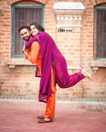 کوئی لاڈلے سجن وی ہوندے نے,
جیڑے روز مناونے پیندے نے
🥀💔 ❄