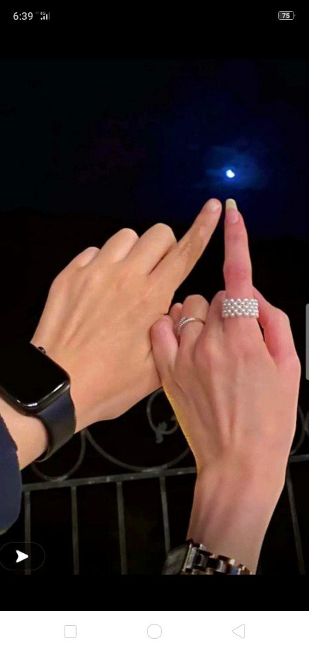 زندگی کی سختیوں کے درمیان ہر وہ لمحہ حسین ہے، جس میں محبت کا جواب محبت سے ملے🔥 Mahii 💔