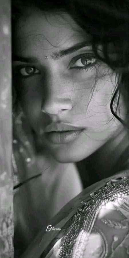 یہ کوئی پھول نہیں ہےجو شاخ پر آئے.
میاں یہ ہجر.ہے رخسار میں نمو کرے گا💔Unzii🥀