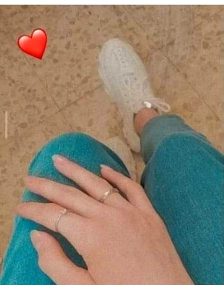 بڑی تبدلیاں لائ ہوں اپنے آپ میں لیکن
بس تم کو یاد کرنے کی وہ عادت اب بھی باقی ہے😔😔😶💯😐😐