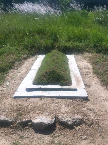 قبر کے خوف سے دراتی رہتی ہے مجھے کو میری ماں 💔
اس کو ڈر ہے کے میں خودکشی نہ کرلوں 😔