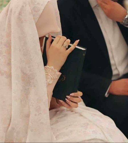 👑حقیقی عزت دار اور بہترین مرد وہ ہوتے ہیں جو کسی لڑکی کو گرل فرینڈ بنانے کے بجائے اپنی شریکِ حیات بنانا پسند کرتے ہیں ❤💯.  🌺ہمسفر تا بہشت🌺﴿🌹✿آنتظار آمدمھـــــدی آلعجل ۴✿🌹﴾