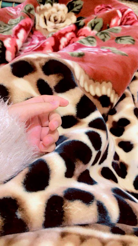 *ارے قربان جاؤں میں ان کی اس سادگی پہ*❤🩹🥹
*جو کہہ گئے دل ہی توڑا کونسی جان لے لی💔*🥲