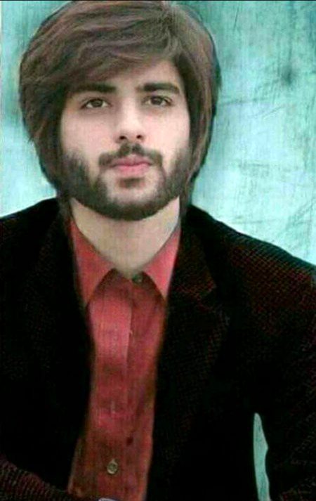 میں ایک عام شہر کے ، عام خاندان کا لڑکا
عادتیں اور لہجہ ، شہزادوں والا رکھتا ہوں
شاہ