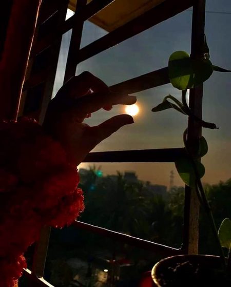 میرے ساتھ اندھیرے میں بیٹھو ، 
میری دنیا روشن ہو جائیگی ....🥹🥀