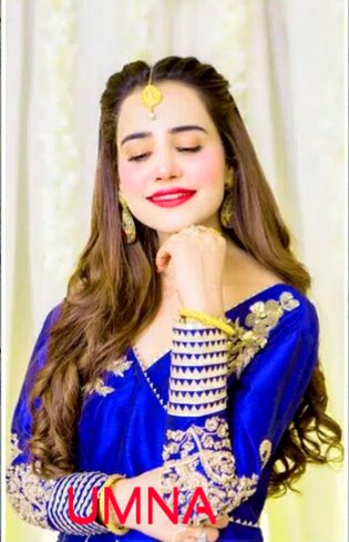 (***)un ki socho mein gum ho kar khush reh ti hon un k khayaaLo mein khoi reh ti hon wo jab pas nahin ho ty phir bhi wo mery pas reh ty hain (***)