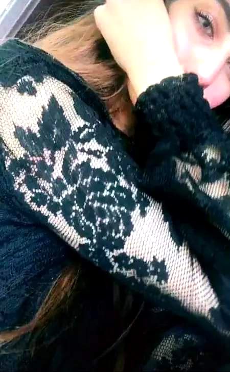 عجب نہیں ہے تصورات میں کھوئ لڑکی
تلخ سا بولتی ہے اب اداسیاں ہی لکھتی ہے🔥