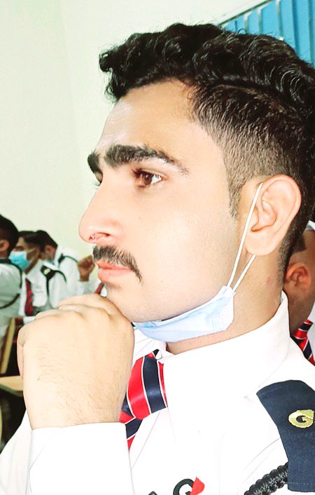آپنا غرور اور آنائیں لے کر اک دن سب خاک ہو جائیں گے