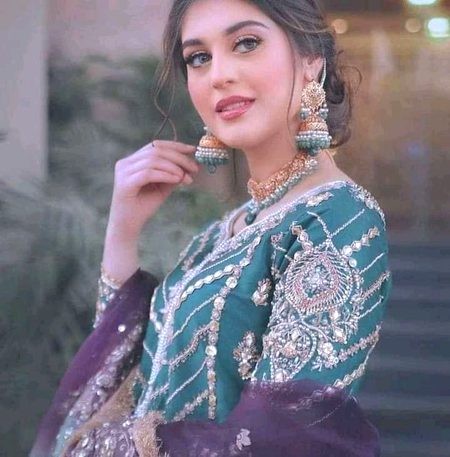 Teri hasraton se zendgi meri 
Khwahishi Teri or duaein meri.