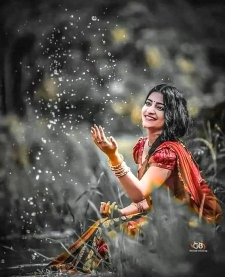 اے میرے خیال یار میرے خیال میں آ..
کہ تیرے خیال سے تیرا خیال مسکرانا چاہتا ہے 💔Unzii🥀