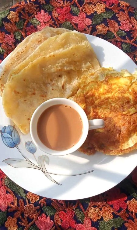 چائے سا عشق کیا ہے تم سے
صبح شام نہ ملو تو سر درد رہتا ہے.🖤🌸