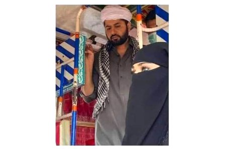 جب تم حجاب اوڑھ لیتی ہو۔۔تو تمہارا چہرا ایسے لگتا ہے جیسے دنیا کی نایاب پھولوں کا گلدستہ ہو۔۔ 💐
