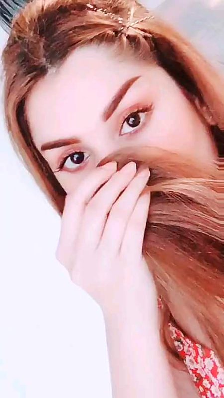 کوئی آہٹ کوئی جنبش کوئی دستک نہیں ملتی
ہمارے دشتِ ویراں میں بڑی فرصت کا موسم ہے🔥