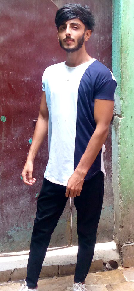 :  میرے پاس جتنی محبت تھی میں نے وہ تم سے کر لی ہے ، تمہیں نہیں لگتا ؟ اگر... 
میری زندگی میں کوئی دوسرا آیا تو یہ اس کے ساتھ زیادتی ہو گی_🥀🖤