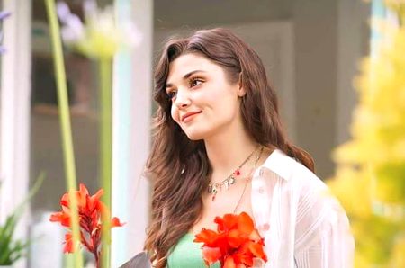 Turkish Celebs image