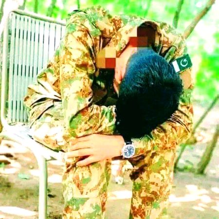 وہی شخص چھین لیتا ہے مسکان چہرے کی
😞
جس کو بتا دیا جاۓ کے تم ضروری ہو میرے لیے
💔Aa💞
