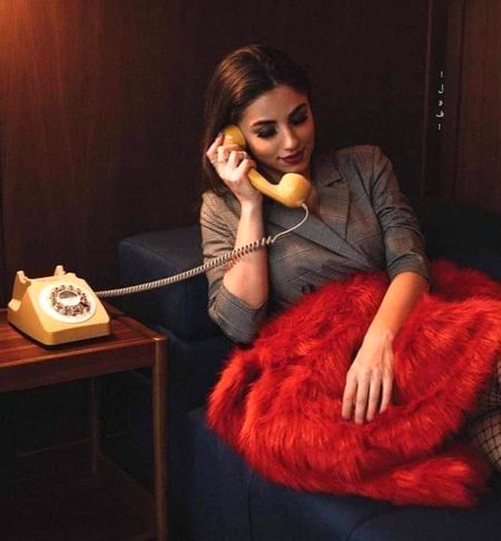 لوگ صورت پہ مرتے ہیں ❣
مجھے اس کی آواز سے عشق ہے
 💞 💕 💢 💞 💕 💢 💞