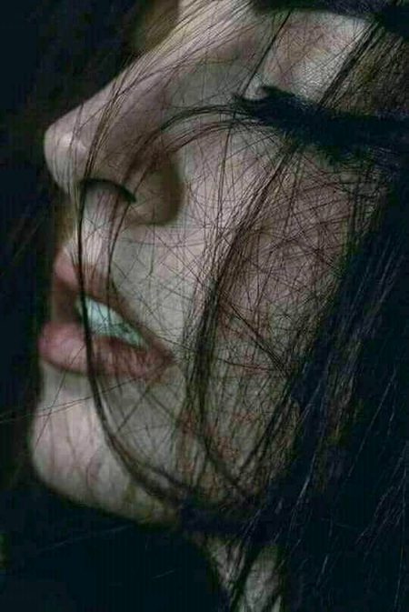 :بڑا ہی طویل صدمہ تھا 
تیرے مختصر سے دھوکےکا🔥 Mahii 💔