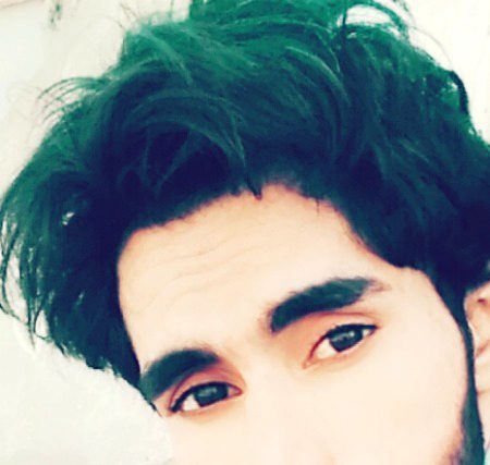 *محبت کو بهی بهوک ہوتی ہے*
*عزت کی*
*عزت نہ ملے تو محبت مر جاتی ہے 🖤🥀*
Tanha Aliyan 🙏🙏🚶🚶