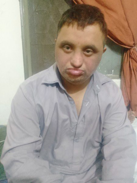 ہم اپنے چھوٹے بھائی عبدالسلام کے لیے ایک اچھی سلجھی ہوئی پڑھی لکھی لڑکی ڈھونڈ رہے ہیں جو اسکے ساتھ شادی کرے اور عبدالسلام کو اور اسکے گھر والوں کو خوش رکھے۔
لڑکے کا گھر اپنا ذاتی ہے،پیسہ بہت ہے اسلیئے کام وغیرہ کی ضرورت نہیں پڑتی،جو بھی لڑکی عبدالسلام میرے چھوٹے بھائی سے شادی کرے گی وہ بہت خوش رہے گی۔