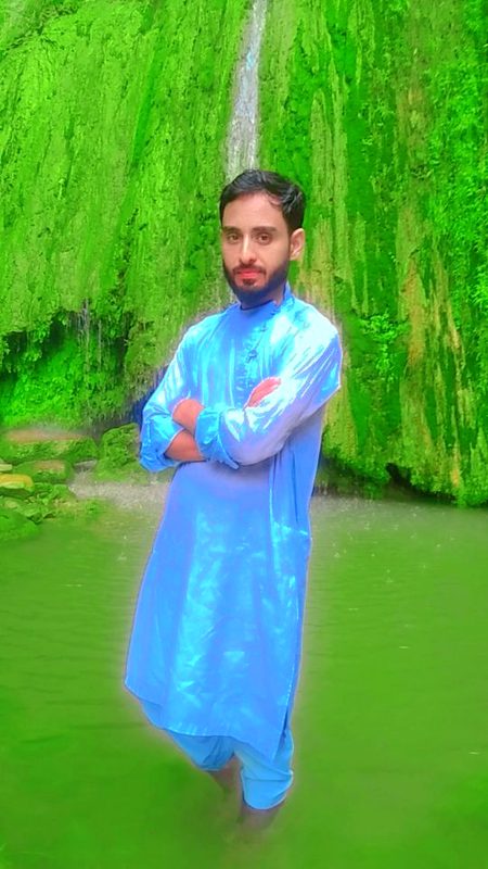 *"کسی کی لاکھ باتیں یاد نہیں رہتیں اور کسی کا ایک جملہ زندگی بھر نہیں بھولتا۔🌸🖤🫠"*
*•♪•  ✍🏻🩷💫*