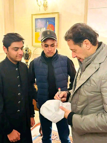 Pakistani Celebs image