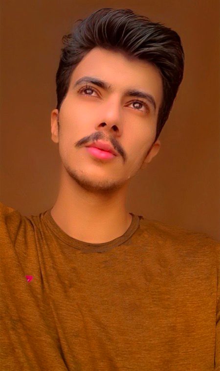 آ دیکھ تجھ کو دیکھ کر کیا کچھ نہیں ہوا
آنکھیں دھڑک رہی ہیں میری دل کے ساتھ ساتھ