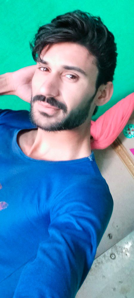 My new pic hi All follow to follow likes comments 🤗🤗