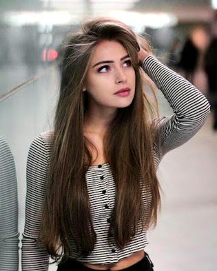 ھو فزڪس جي فارمولن جھڙي ڏکي 
مان سنڌي جو سولو ڪو مظمون ھئيس
پيار جي ڏنگين ۾ اھڙو اڙائي وئي 
ميٿ جھڙو ڏکيو ڄڻ حساب ھئي
🥀✨🖤