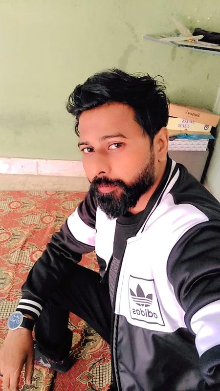 ہماری زندگی میں ایک چیز پیار سے بڑھ کر ہے
جسے ہم جگری یار کہتے ہیں