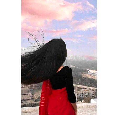 کسی صبح اچانک چیخ اٹھیں گے آپ۔۔۔۔
کیا ہوا اسے؟رات تو شاعری کر رہی تھی🥀