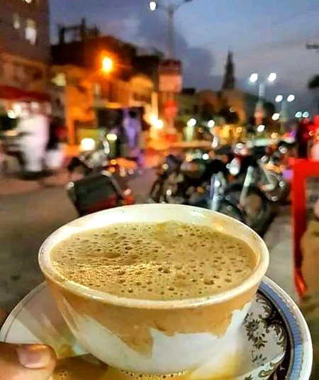 " چائے کے  " چ "  سے ناواقف لوگ.
" عشق کے  "ق"  کی بات کرتے ہیں ✨💯 "
#