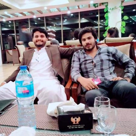 #آج ہم نے بھی ہنس کر صاحب-
#جینے والوں کی نقل اُتاری ھے-