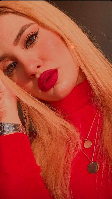 اُس کے میٹھے میٹھے ہونٹ😘
اور میں شوگر کا مریض__! 😍
#ZALIM 🙈