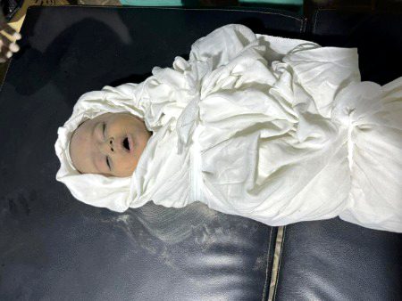 خدا سے میں یہ کہوں گا
کہ رحم کر مالک..
میں تیرے ماننے والوں کو
جھیل آیا ہوں..
🥺❤🩹