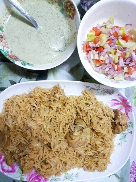 Chicken pulao  with raita and salad 😍