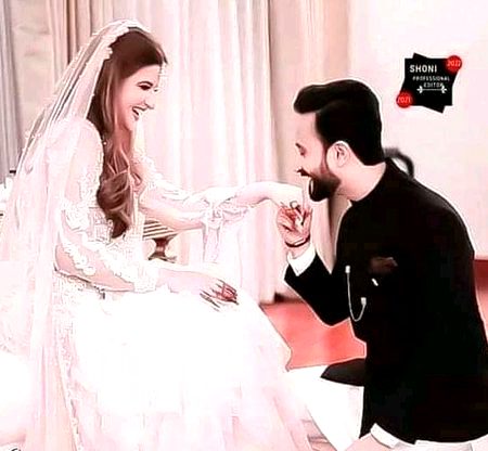 عشق ہو ، وقت ہو ،کا غذ ہو ،قلم ہو تیری ذات ہو ،تیرا نام ہو ،اور بس میرے لفظ۔