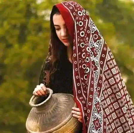 وفا تنھنجي وس ۾ ناھي سائين 💔
اسان بس ڪئي تنھنجي پيار کان ❤