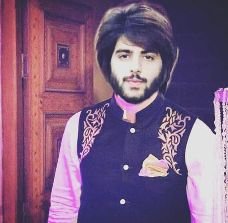 -" میرے پاس ایسا کچھ بھی نہیں، جس کی بنا پر میں تم سے کہہ سکوں کہ
"مجھ سے محبت کرو"❤