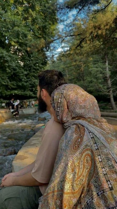 "دنیا میں چھ یا سات عجوبے نہیں ہیں، صرف ایک ہی ہے: اور وہ ہے محبت"🖤
~ جیکس پروورٹ