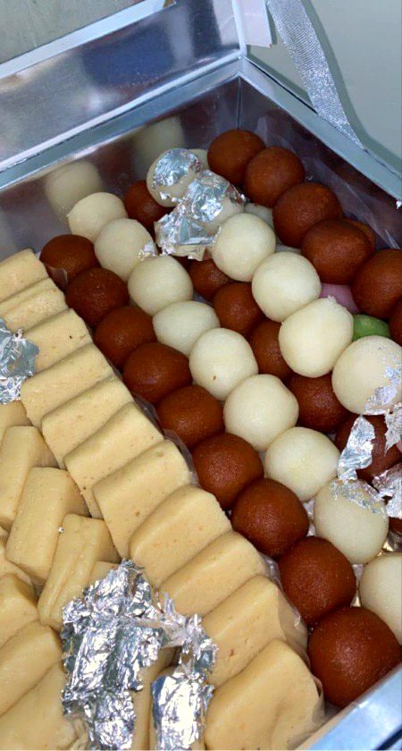 تجھے اوروں کی بھی ضرورت ہے
مجھے احساس کیوں نہیں ہوتا