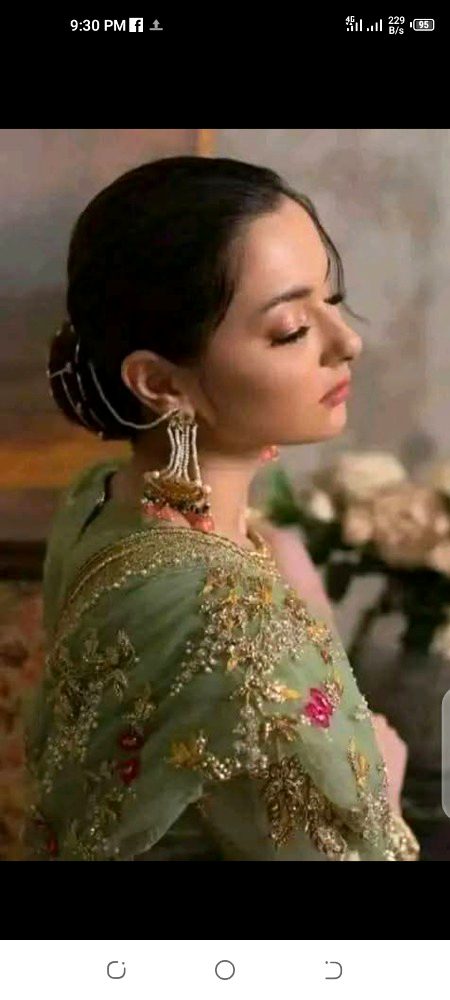 تمہارے بَعد وَحشت کی سَـربراہی پـَر مُقـرَر ہـُوں..
تمہارے بَعد مُجھے سُکون سے تکلِیف ہوتی ھے 💔Unzii🥀