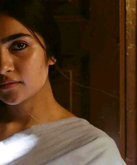 لوگ کہتے ہیں کہ تم سے ہی محبت ہے مجھے
تم جو کہتے ہو کہ وحشت ہے تو وحشت ہو گی CX